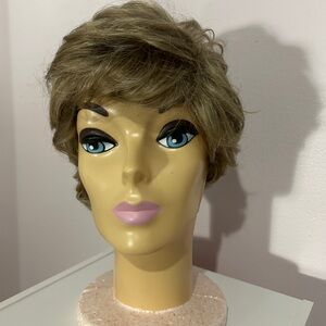 Layered Short Wavy Synthetic Wig 24/14 Classic Cap Classic Bonded Women